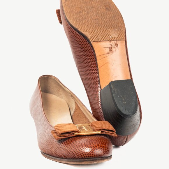 Salvatore Ferragamo Boutique Lillaz Tan Lizard-Embossed Bow Pumps - Picture 4 of 10